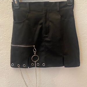 Skirt size small never worn